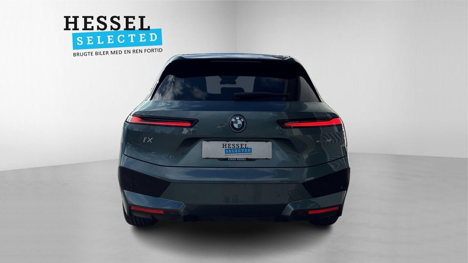 Blå BMW iX fra 2024