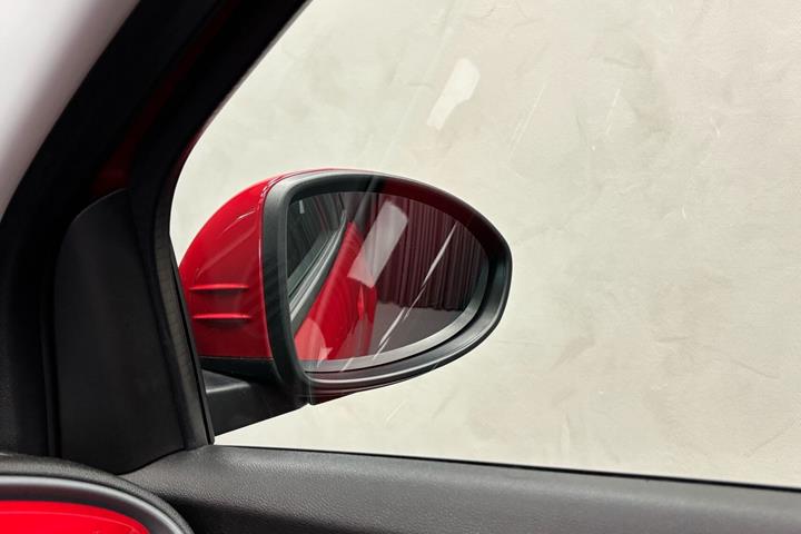 Rød Fiat 500e fra 2023