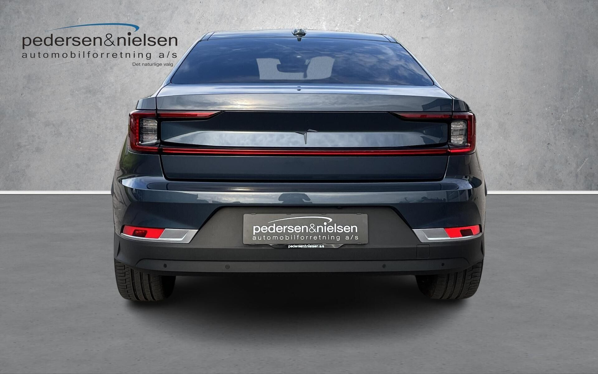 Blå Polestar 2 fra 2023