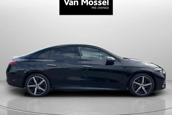 Sort Mercedes CLA250+ fra 2025