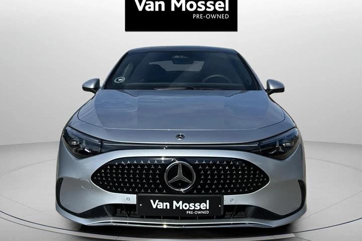 Sølv Mercedes CLA250+ fra 2026