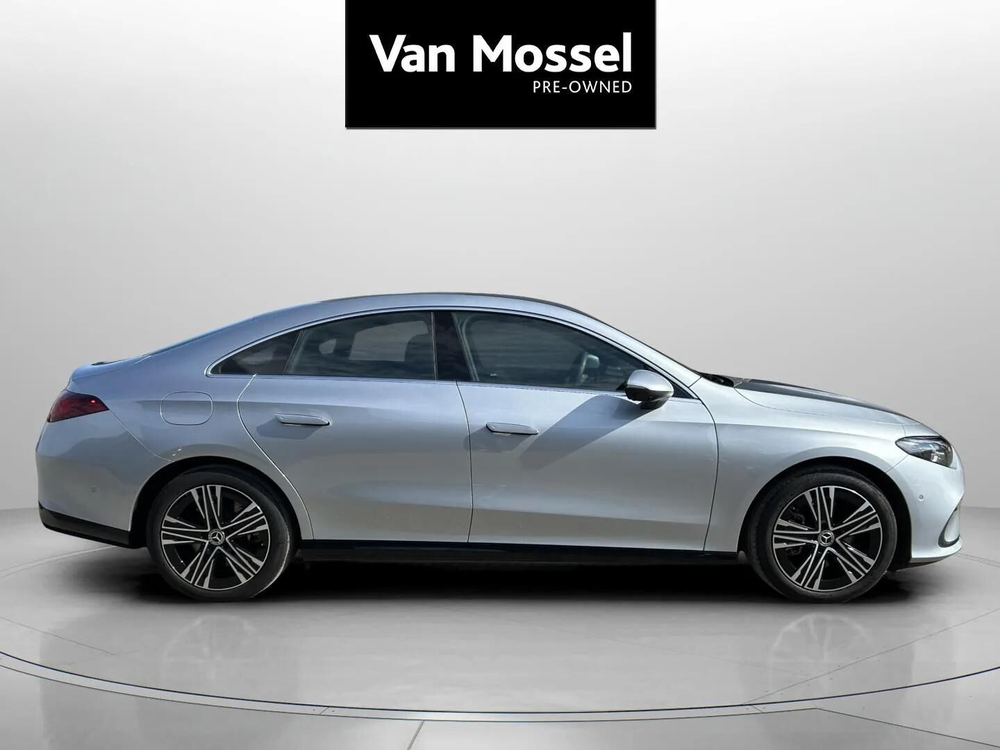 Sølv Mercedes CLA250+ fra 2026