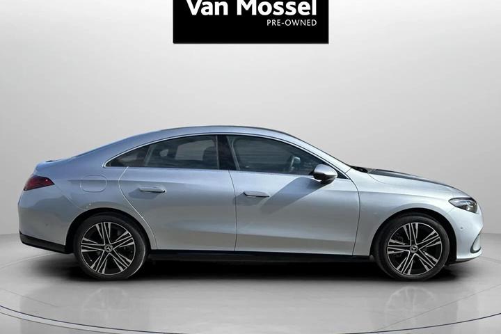 Sølv Mercedes CLA250+ fra 2026