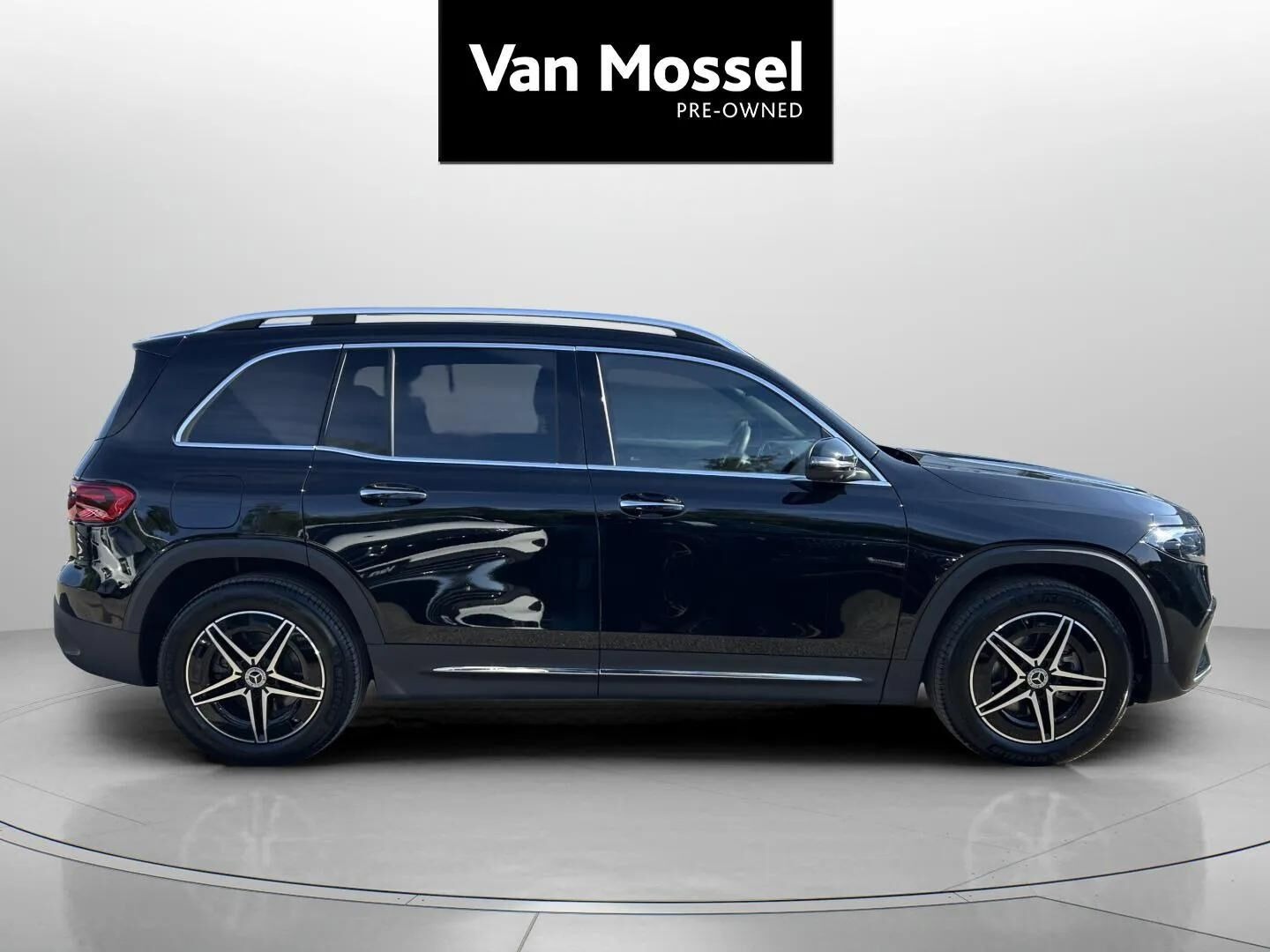 Sort Mercedes EQB250+ fra 2025