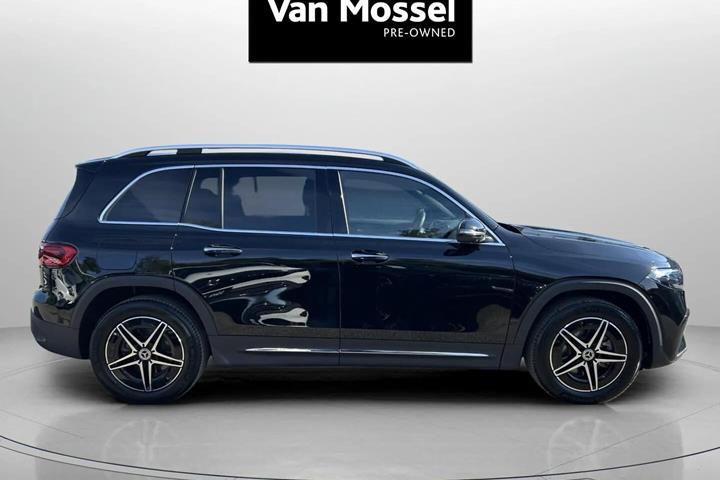 Sort Mercedes EQB250+ fra 2025