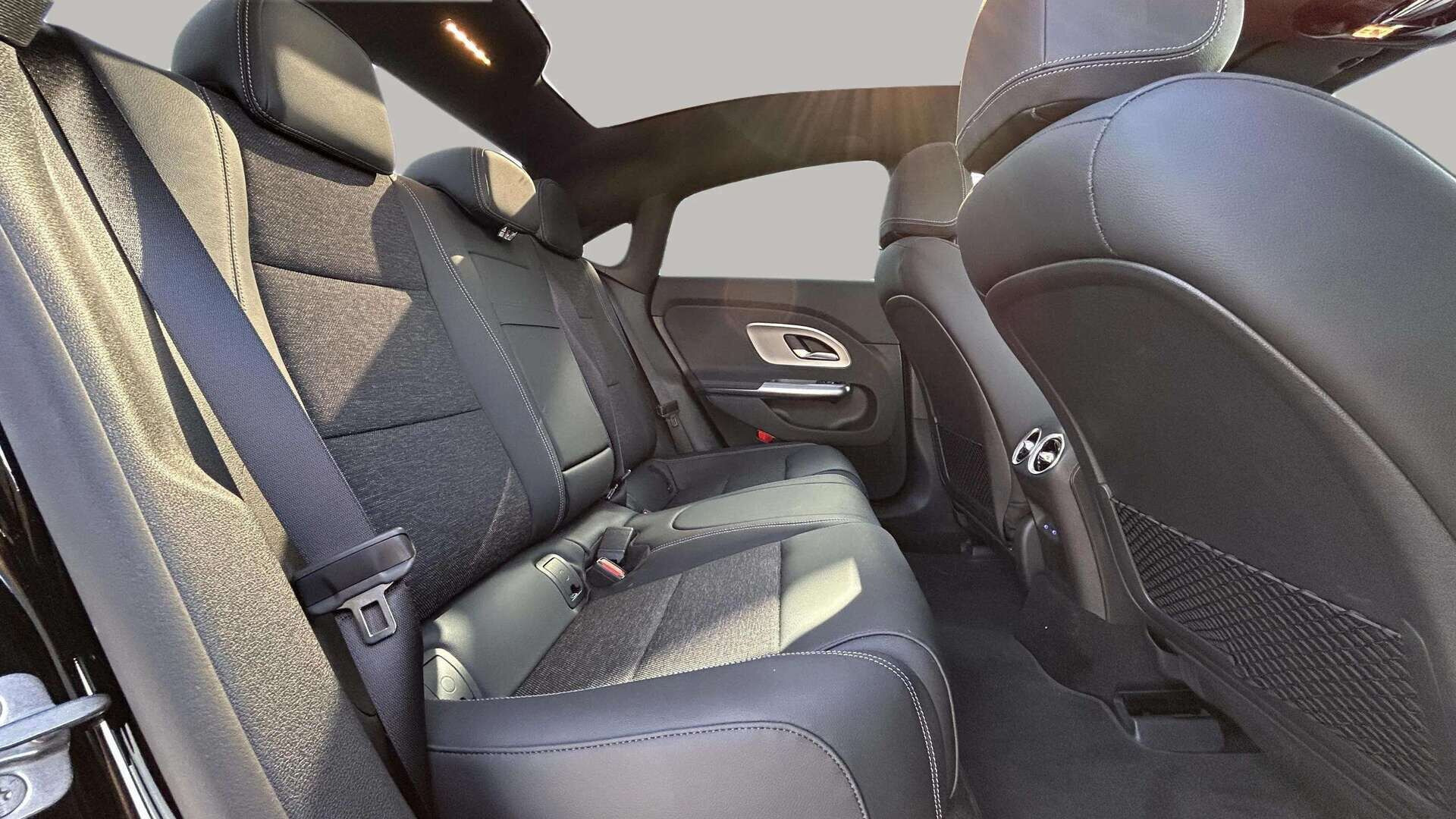 Sort Mercedes CLA250+ fra 2025