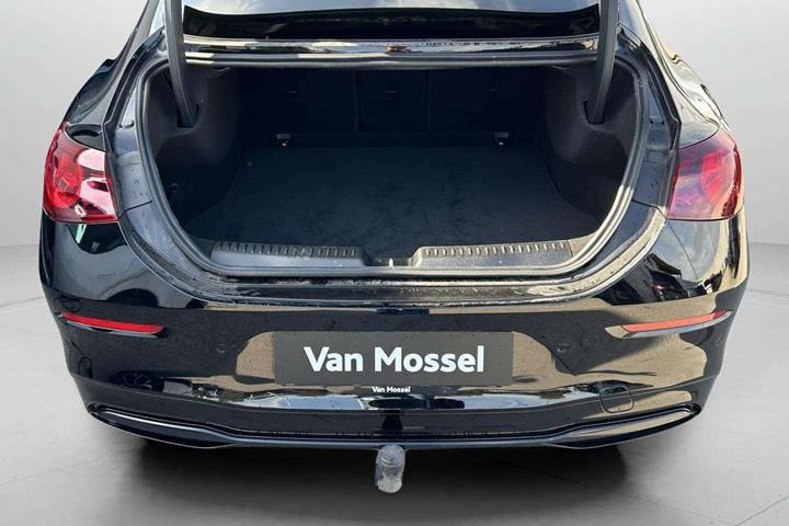 Sort Mercedes CLA250+ fra 2025