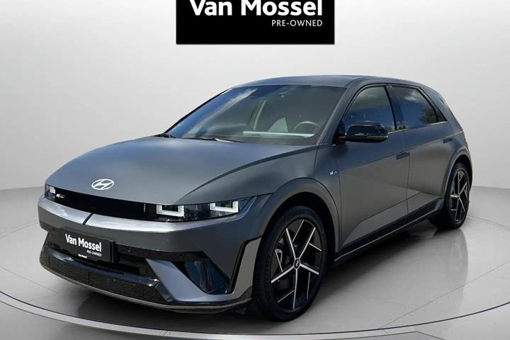 Grå Hyundai Ioniq 5 fra 2025