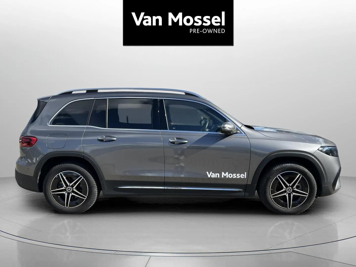 Grå Mercedes EQB250+ fra 2025
