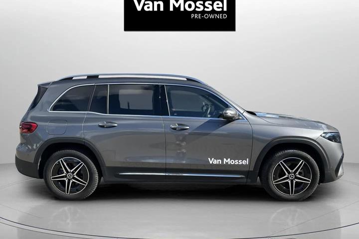 Grå Mercedes EQB250+ fra 2025
