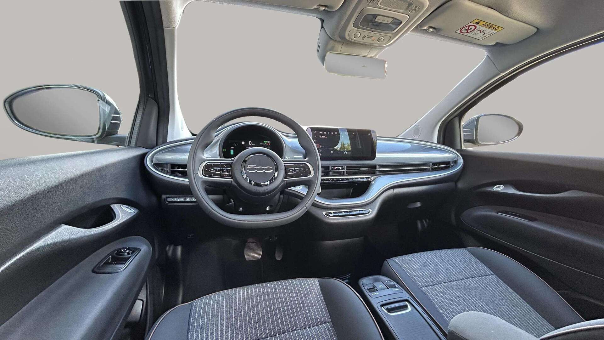 Grå Fiat 500e fra 2022