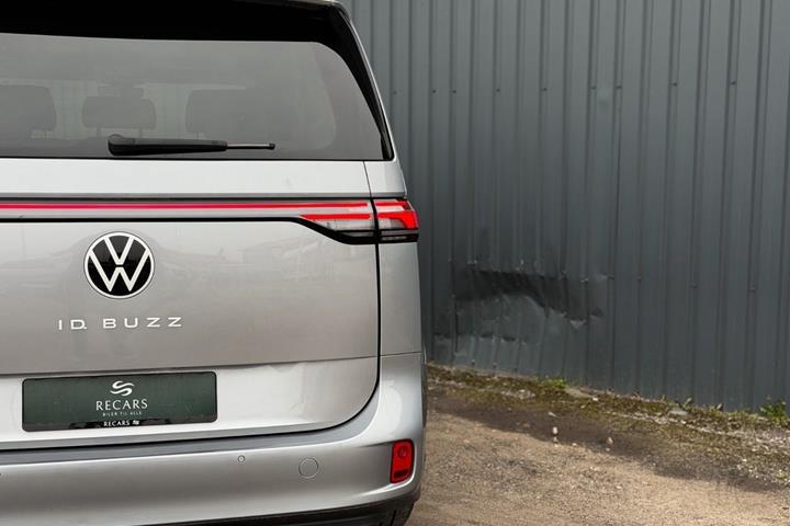 Sølv VW ID.Buzz fra 2024