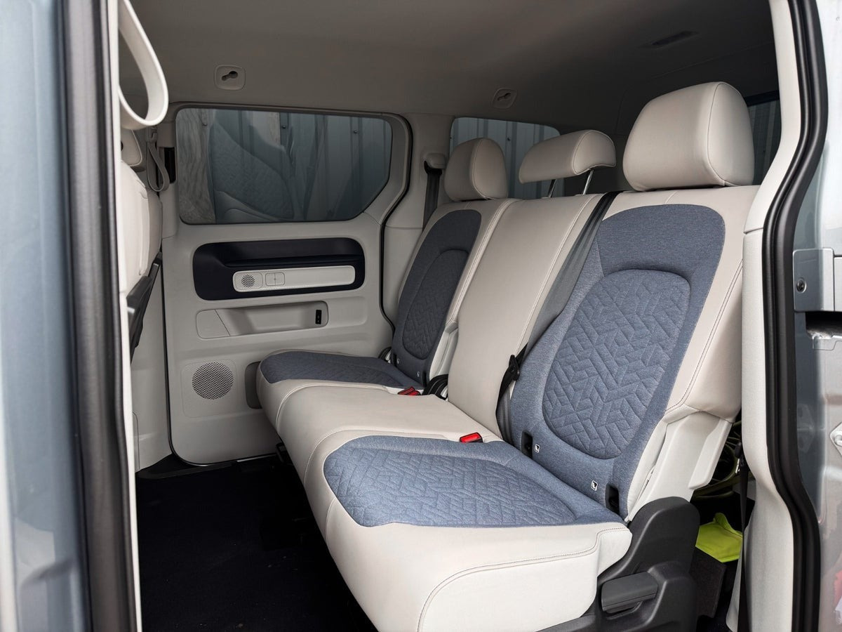 Sølv VW ID.Buzz fra 2024