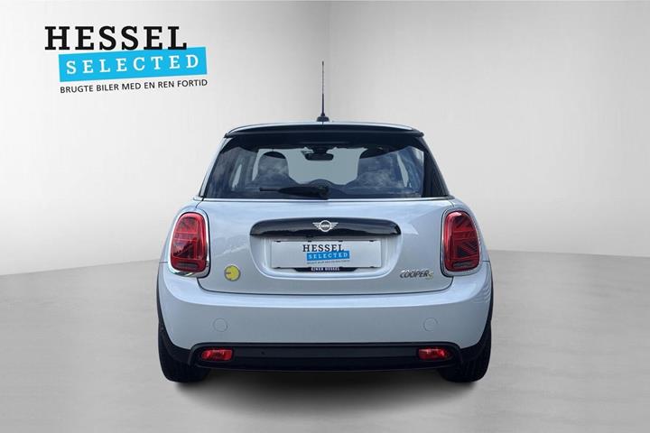 Hvid Mini Cooper SE fra 2022