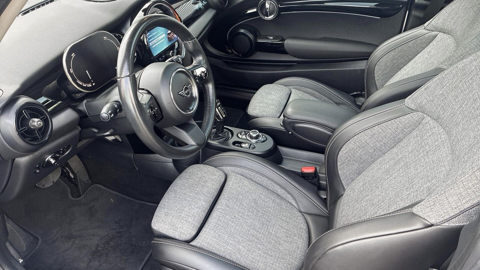 Hvid Mini Cooper SE fra 2022