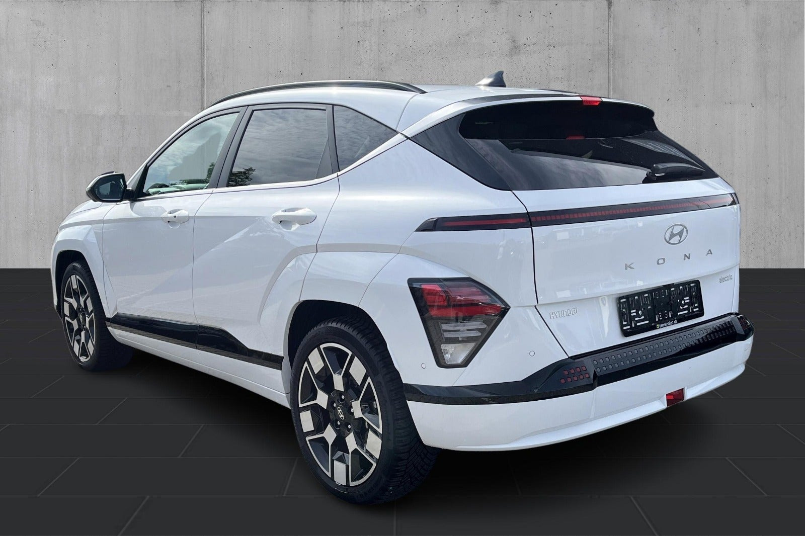 Hvid Hyundai Kona fra 2024