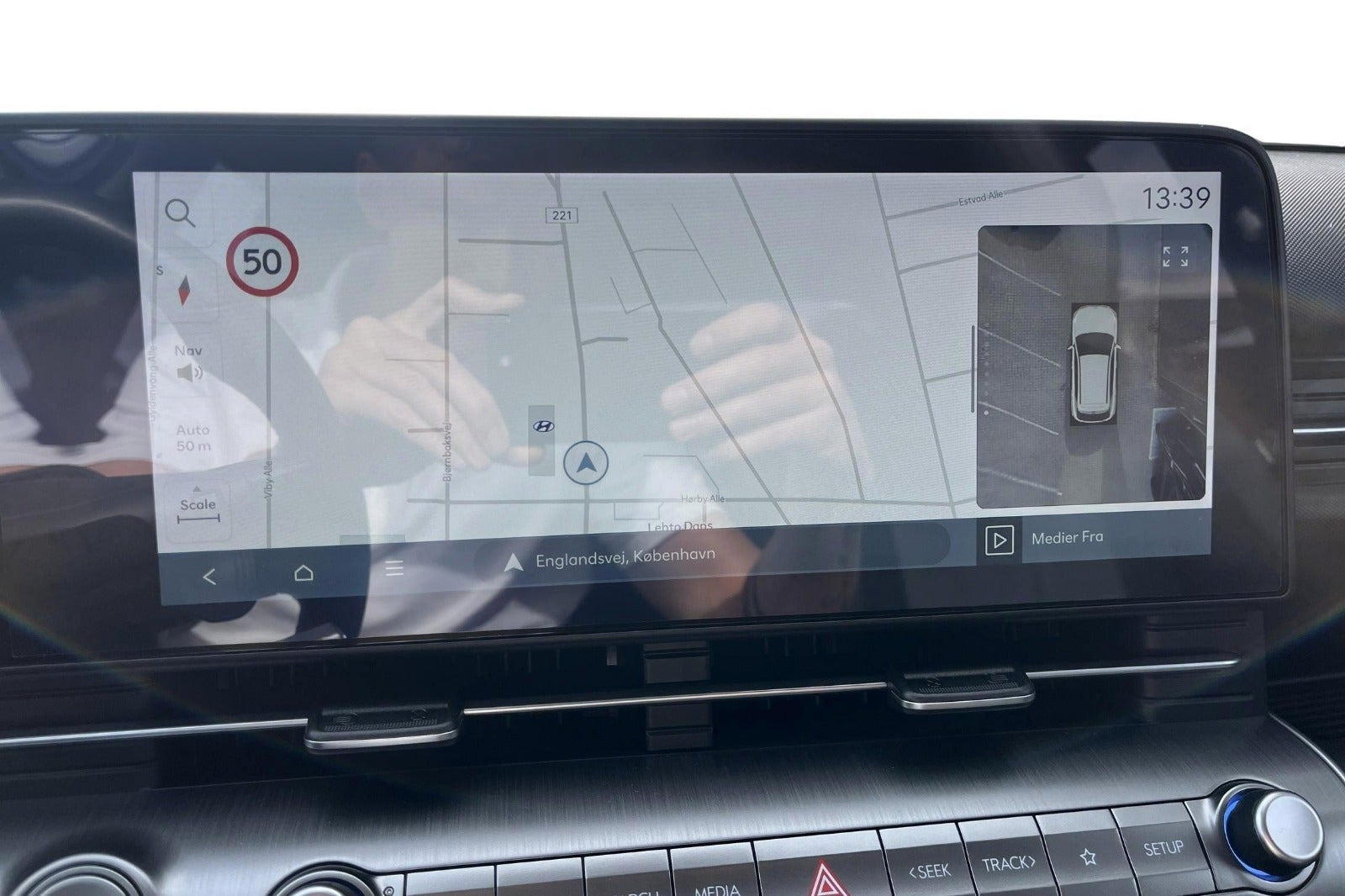 Hvid Hyundai Kona fra 2024