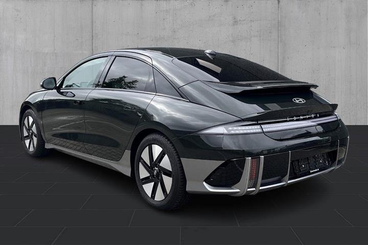 Grøn Hyundai Ioniq 6 fra 2024