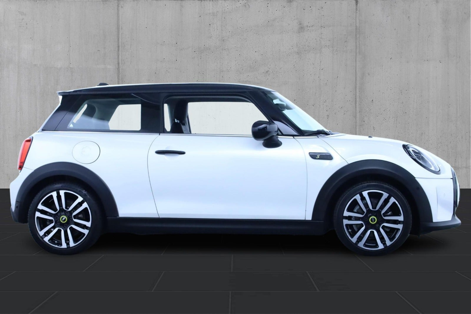 Hvid Mini Cooper SE fra 2023