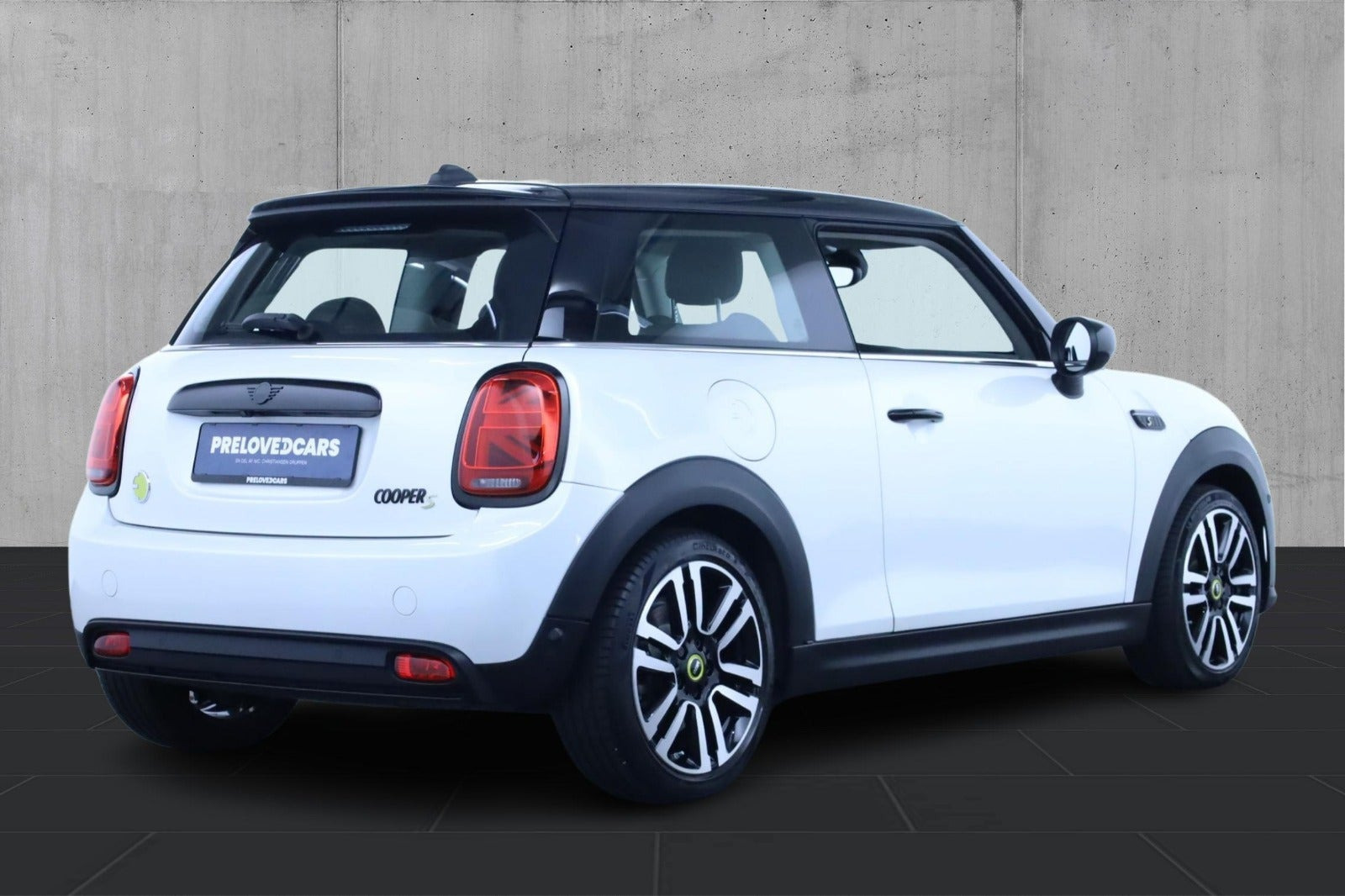 Hvid Mini Cooper SE fra 2023