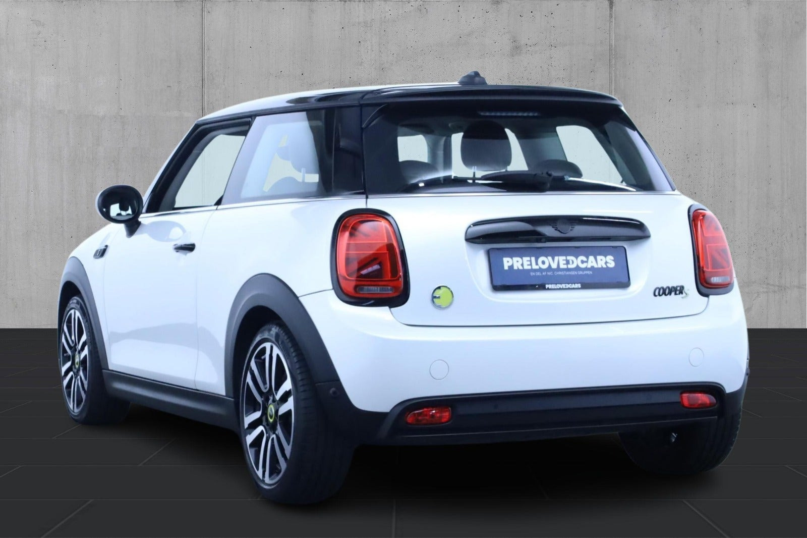 Hvid Mini Cooper SE fra 2023