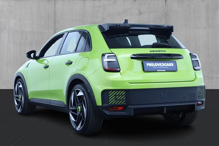Grøn Abarth 600e fra 2026