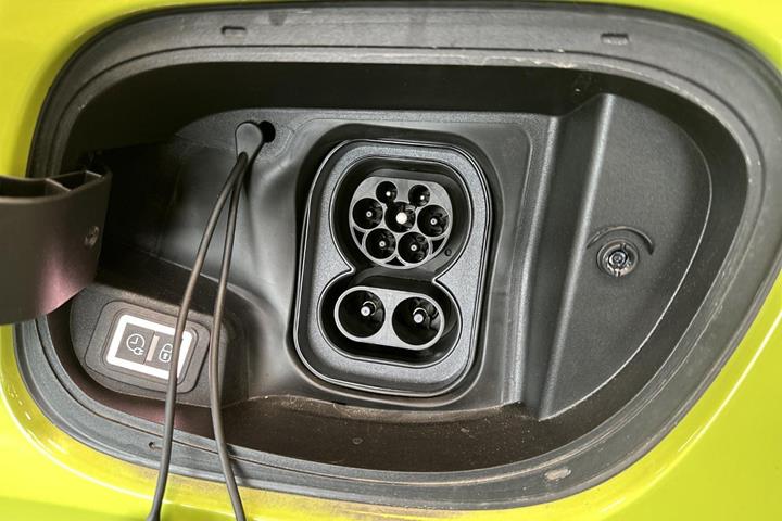Grøn Abarth 600e fra 2026