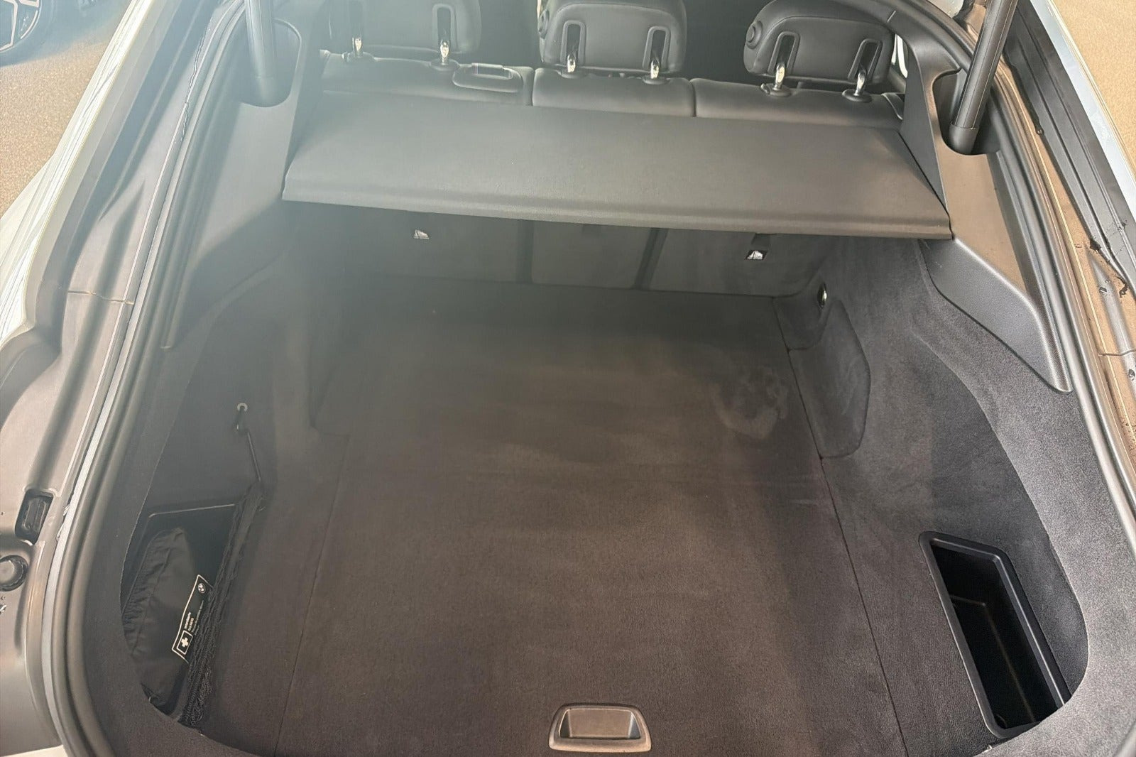 Grå BMW i4 fra 2023