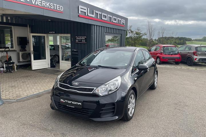 Grøn Kia Rio fra 2016