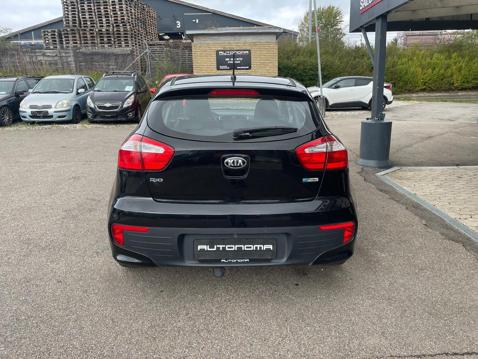 Grøn Kia Rio fra 2016