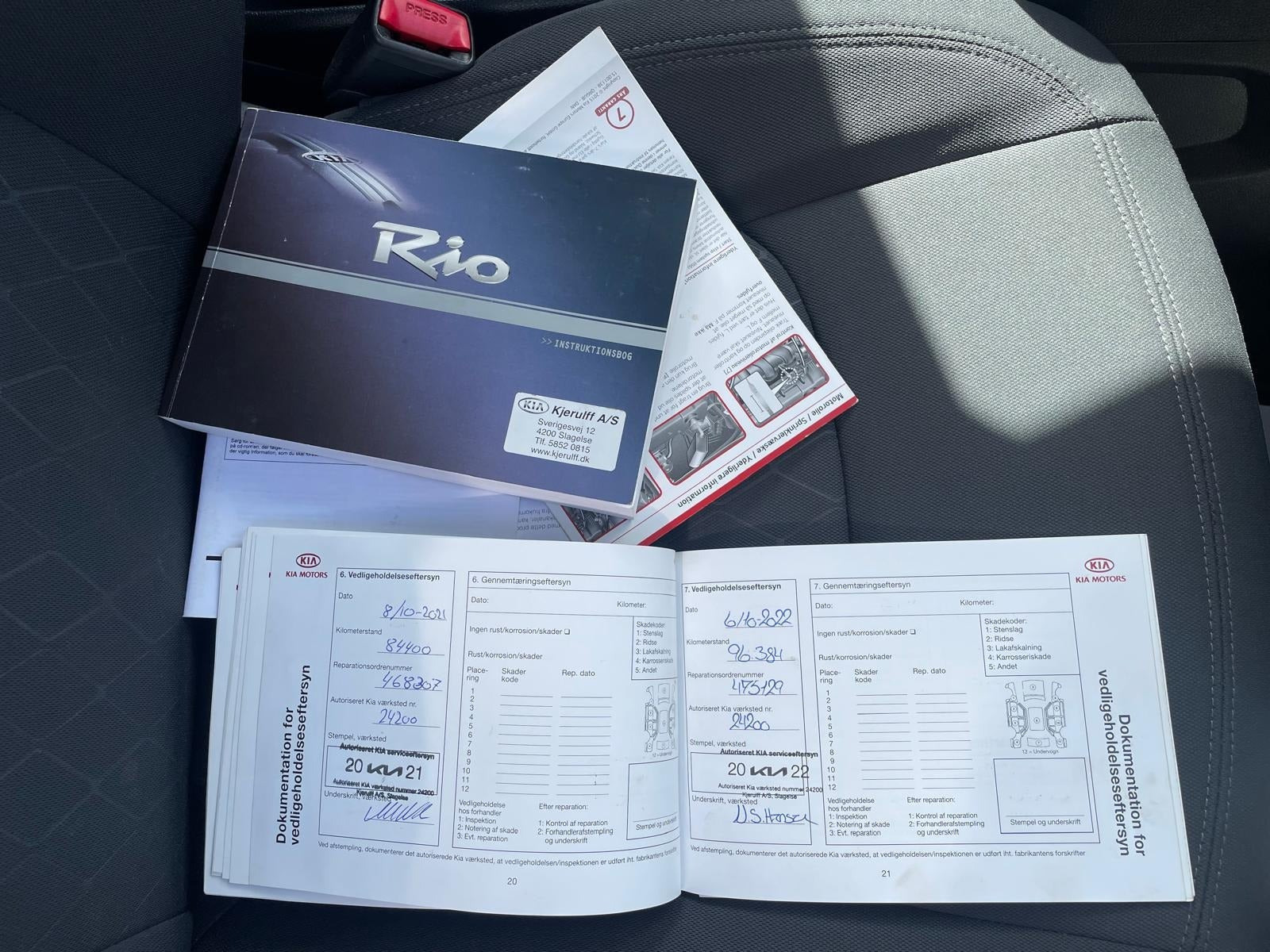 Grøn Kia Rio fra 2016