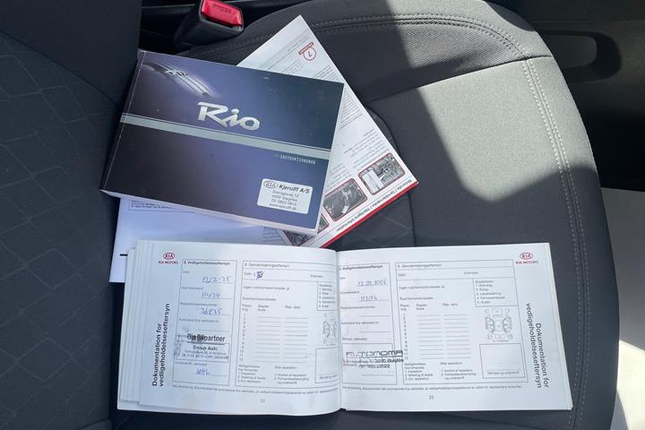 Grøn Kia Rio fra 2016