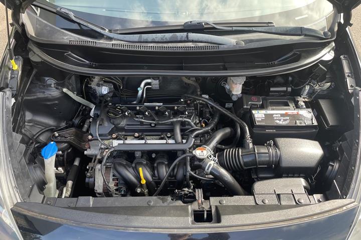 Grøn Kia Rio fra 2016
