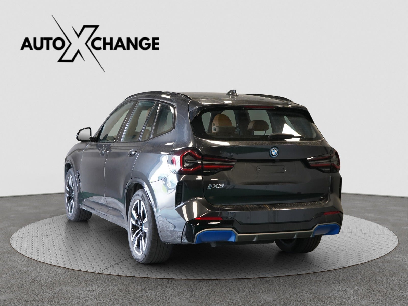 Grå BMW iX3 fra 2022