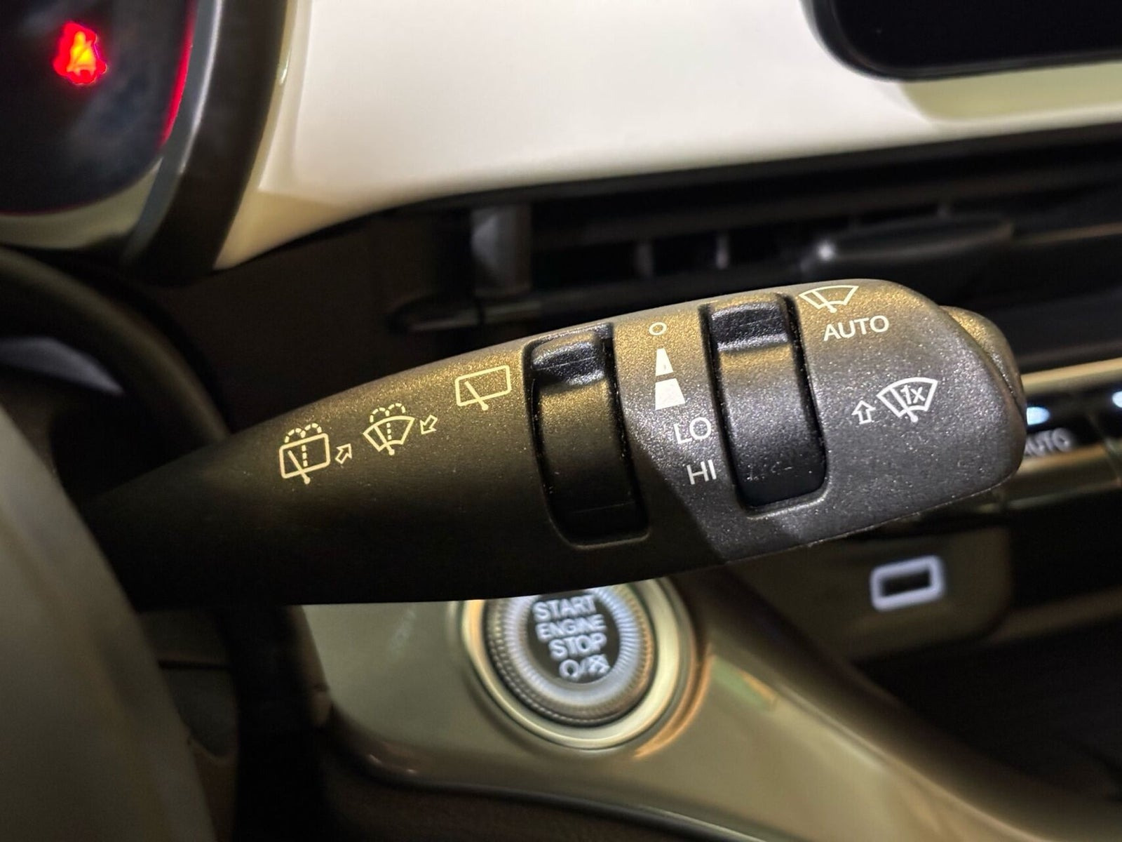 Hvid Fiat 500e fra 2023