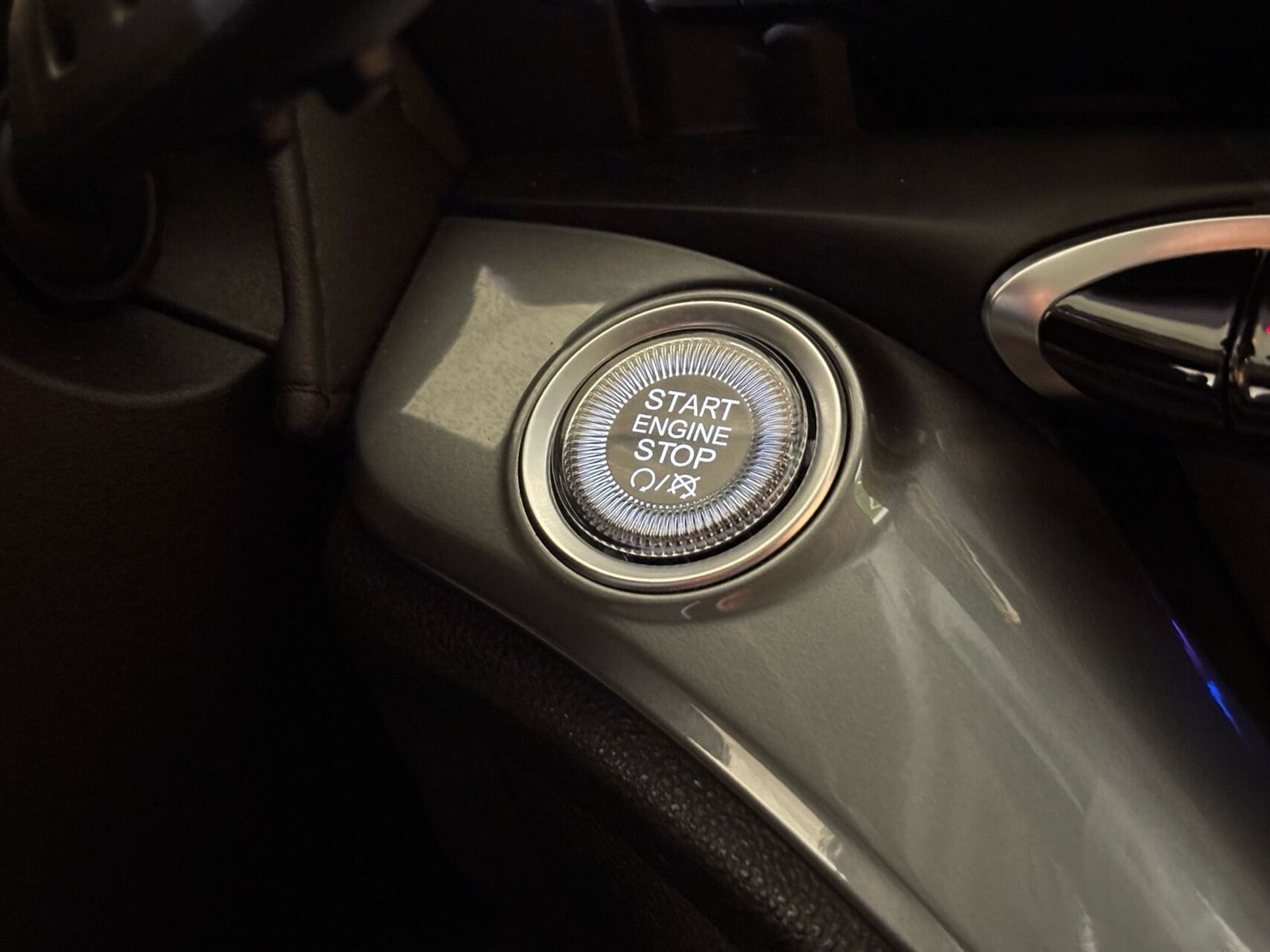 Hvid Fiat 500e fra 2023