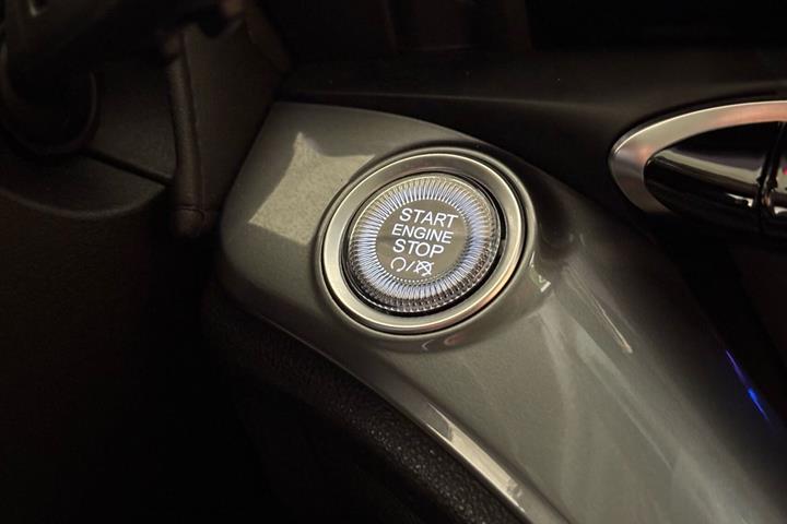 Hvid Fiat 500e fra 2023
