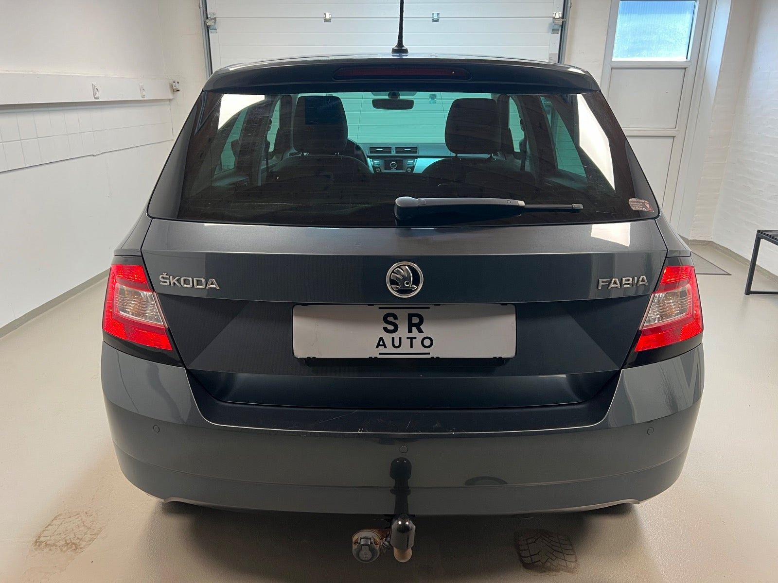 Grå Skoda Fabia fra 2017