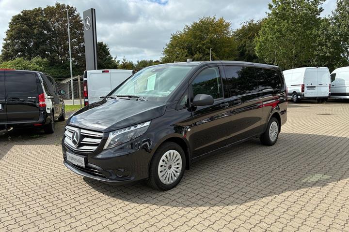 Sort Mercedes Vito 119 fra 2023