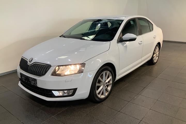 Hvid Skoda Octavia fra 2015
