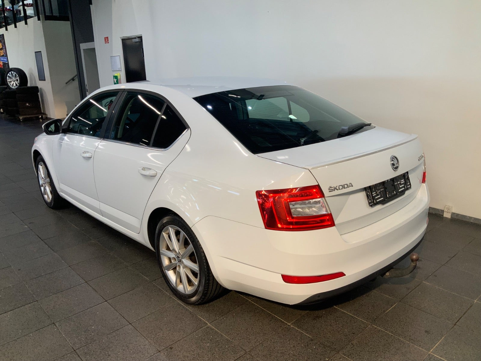 Hvid Skoda Octavia fra 2015