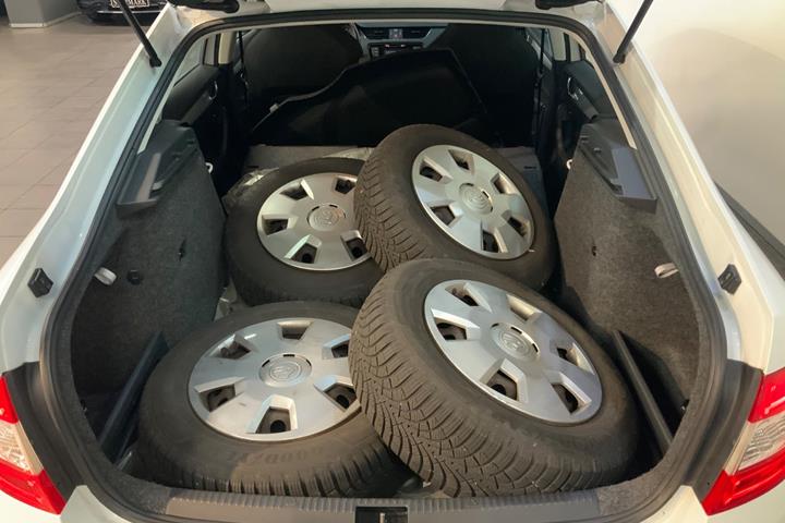 Hvid Skoda Octavia fra 2015