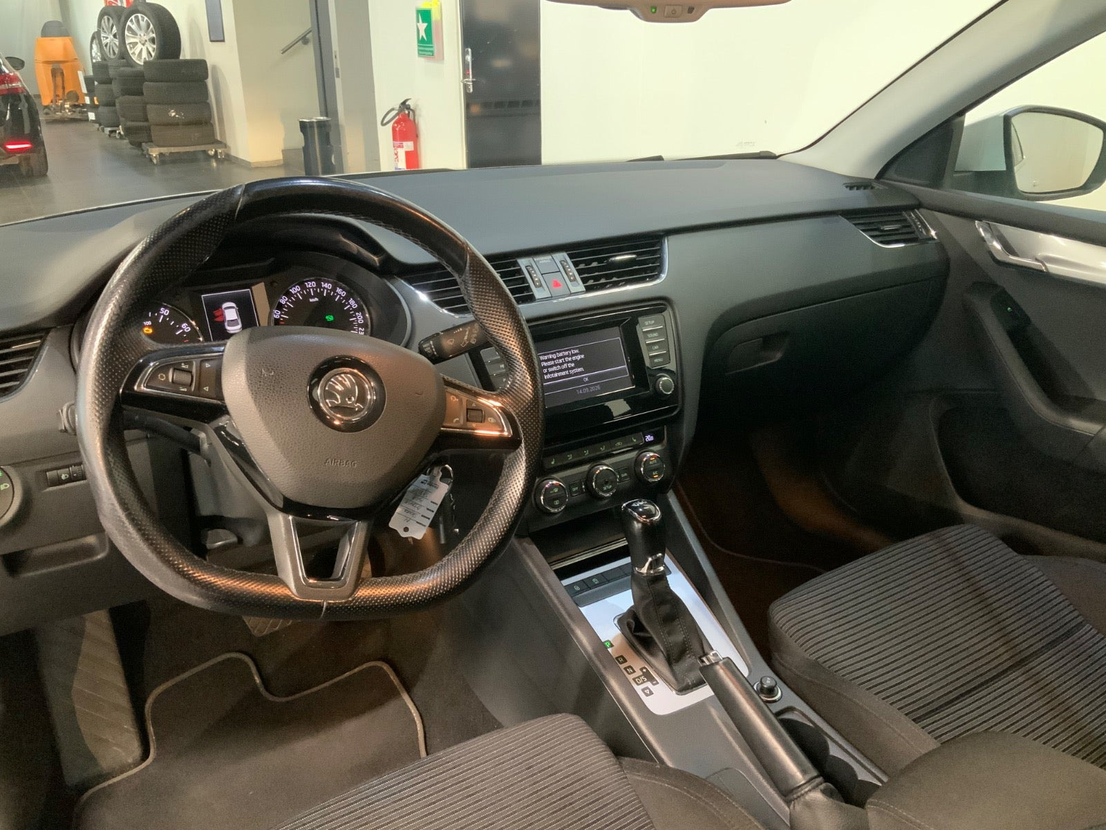 Hvid Skoda Octavia fra 2015