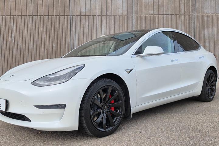 undefined Tesla Model 3 fra 2022
