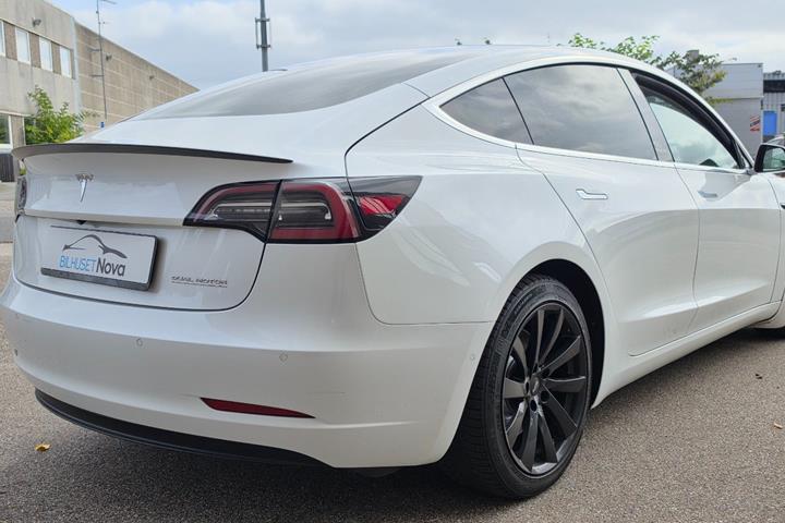 undefined Tesla Model 3 fra 2022