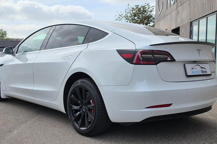 undefined Tesla Model 3 fra 2022