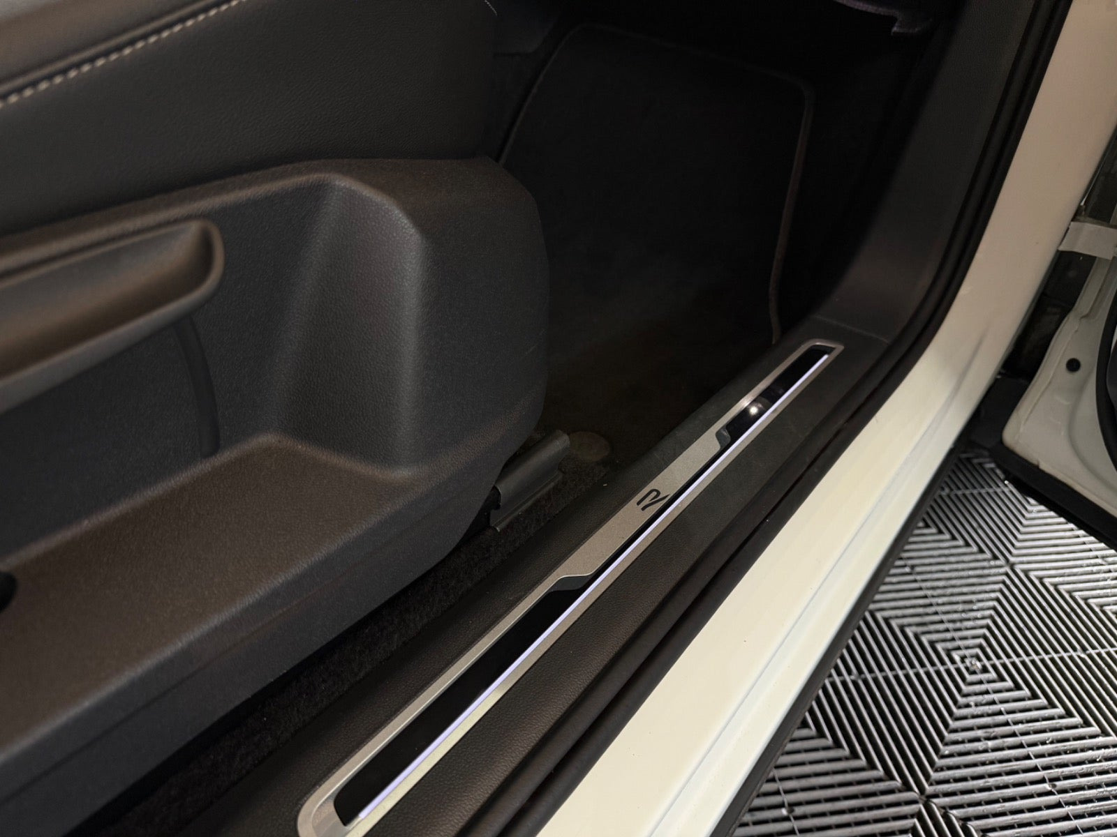 Hvid VW Tiguan fra 2022
