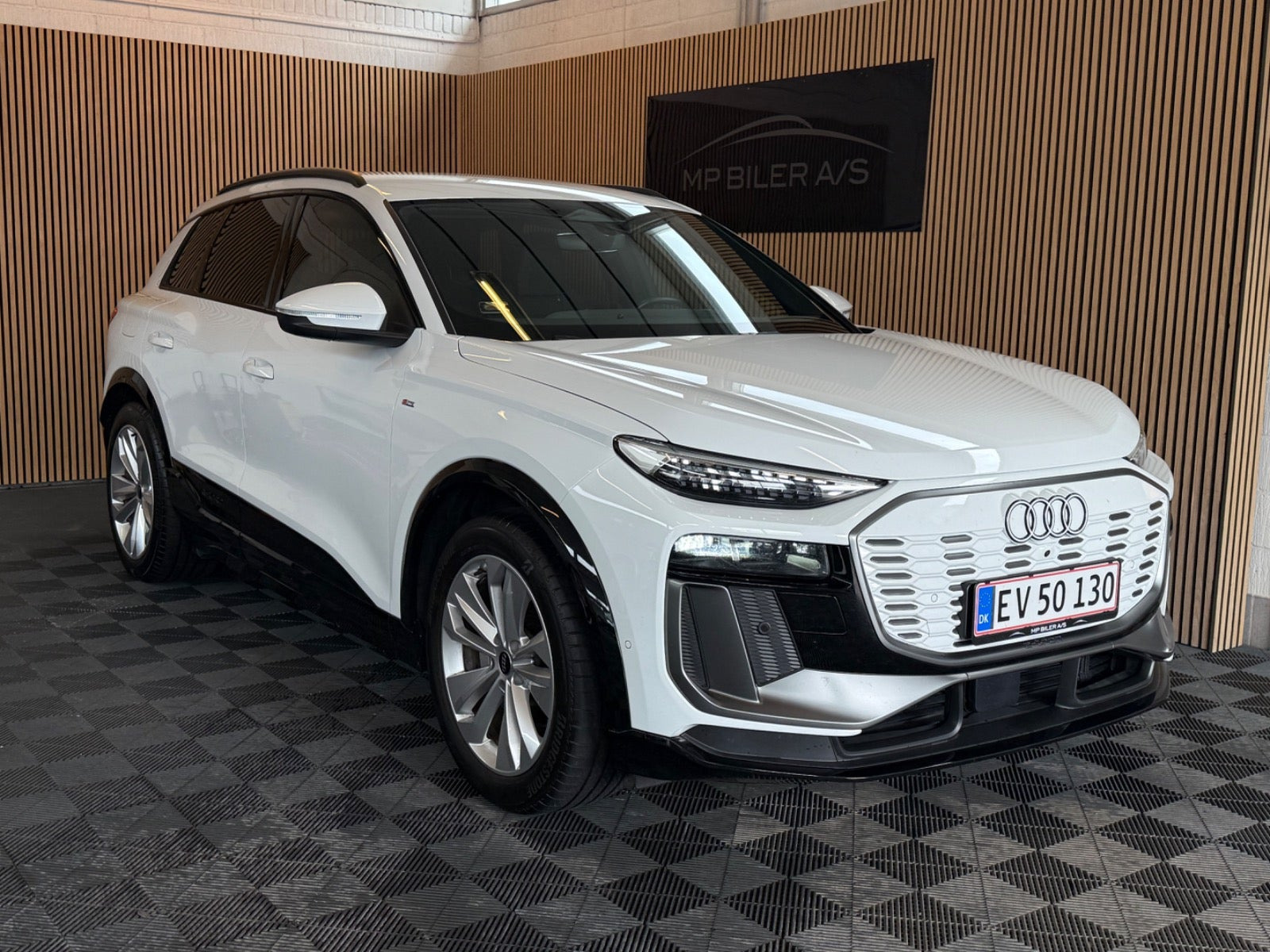 Audi Q6 e-tron Progress plus performance