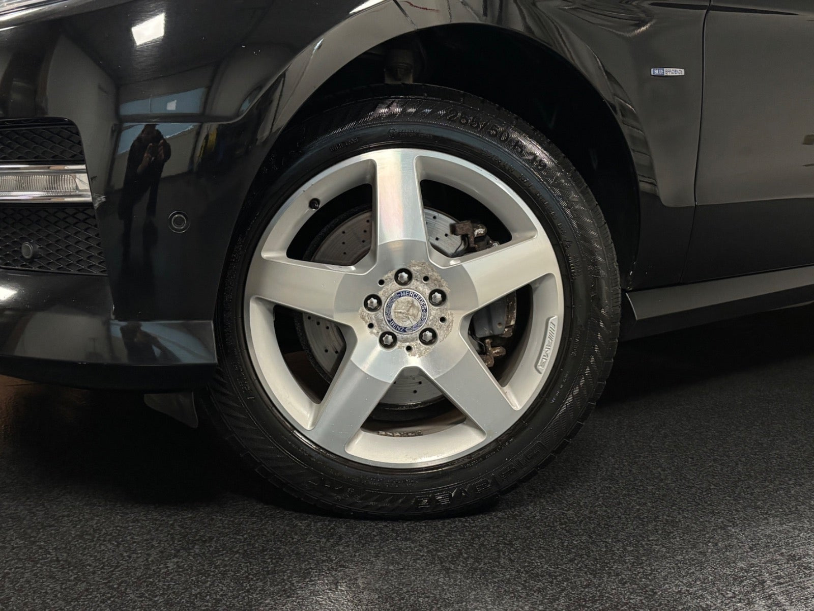 Sort Mercedes ML350 fra 2011