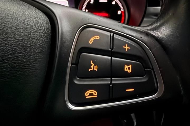 Sort Mercedes C220 d fra 2016